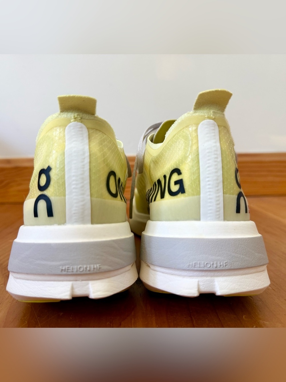 On Running Men's Cloudboom Strike Sneakers | Size 8 (EU 41) - Picture 8 of 12